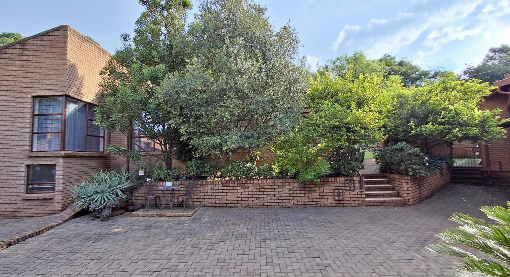 Cosy Connect Guesthouse Krugersdorp Exterior foto